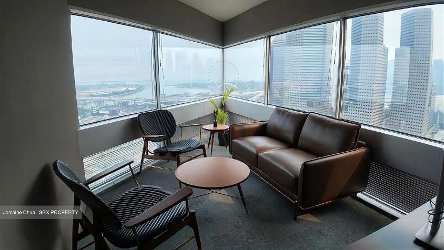 Gateway East (D7), Office #622731081